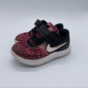 Nike Flex Contact, Youth Sneakers, Size 7C. In good used condition!